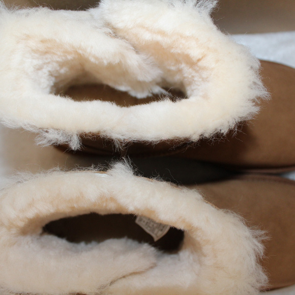 UGG MINI FLUFF BUCKLE SUEDE SHEARLING BOOTS - Picture 4 of 7